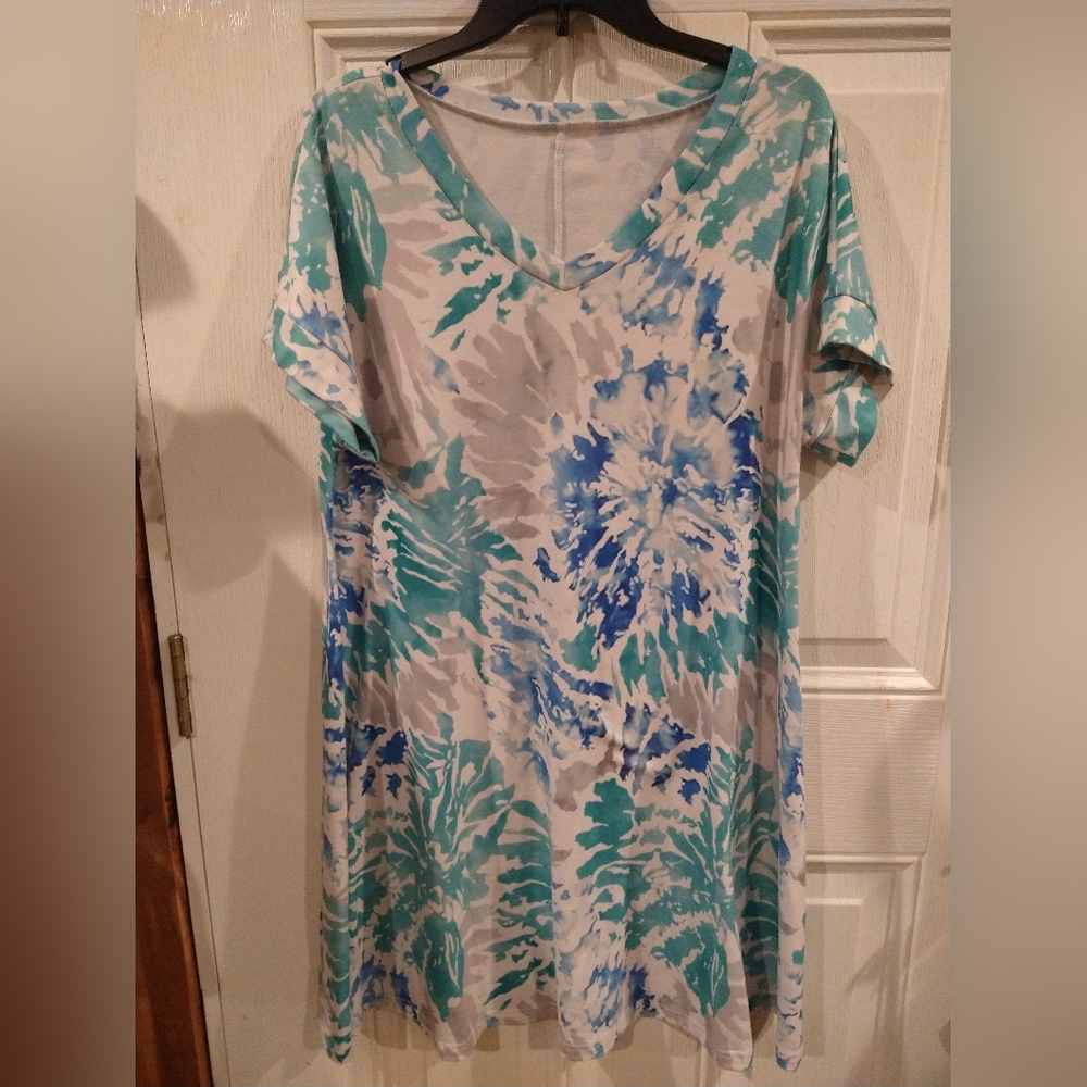 Dress. Stretchy. 23 x 36